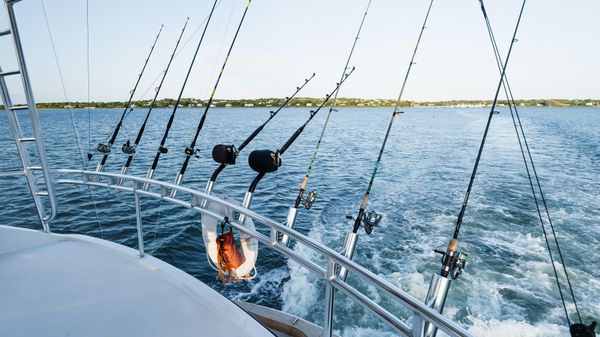 Hatteras 70 Convertible image