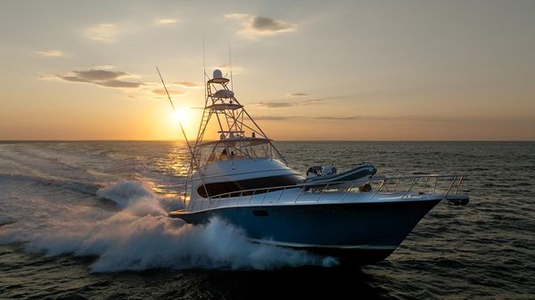 Hatteras 70 Convertible 