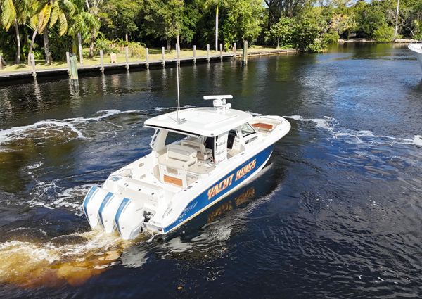 Boston Whaler 350 Realm image