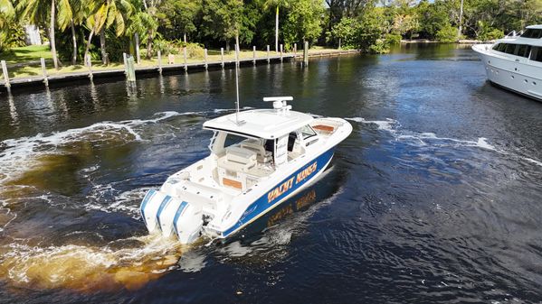 Boston Whaler 350 Realm image