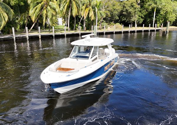 Boston Whaler 350 Realm image