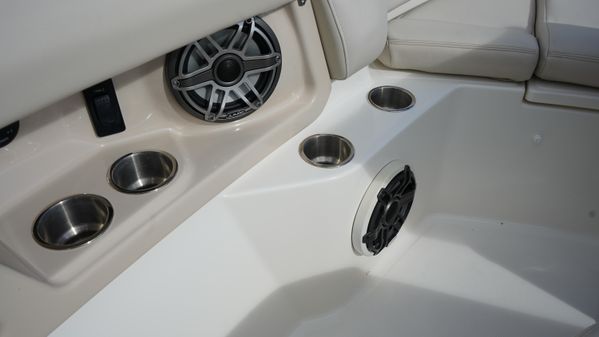 Boston Whaler 350 Realm image