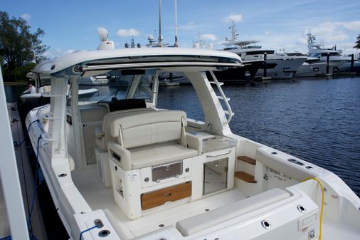 Boston Whaler 350 Realm image