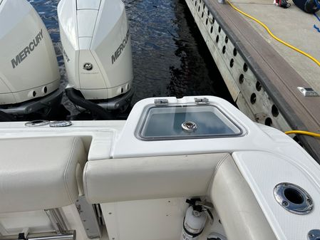 Boston Whaler 350 Realm image