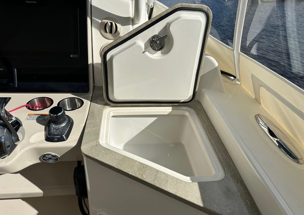 Boston Whaler 350 Realm image