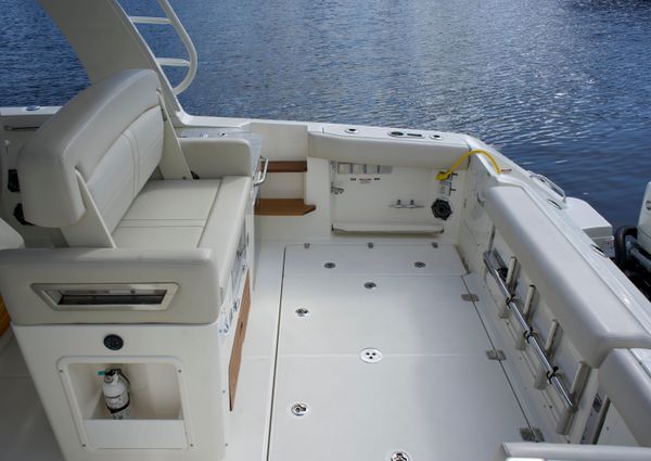 Boston Whaler 350 Realm image