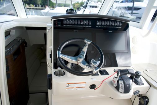 Boston Whaler 350 Realm image