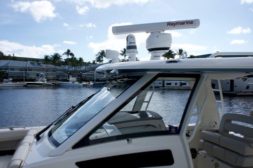 Boston Whaler 350 Realm image