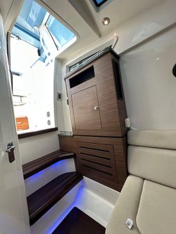 Boston Whaler 350 Realm image