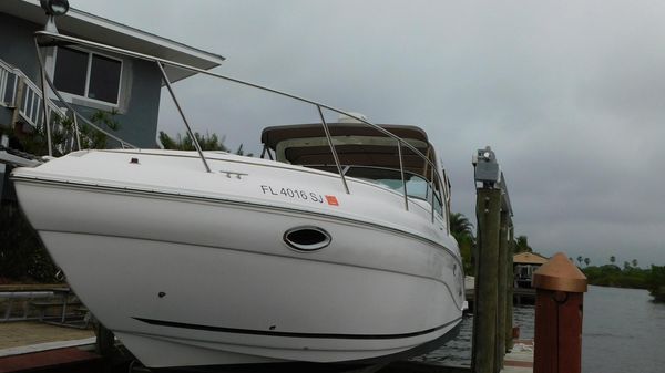 Rinker Fiesta Vee 320 