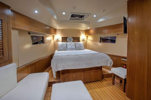 Catalina 545 image