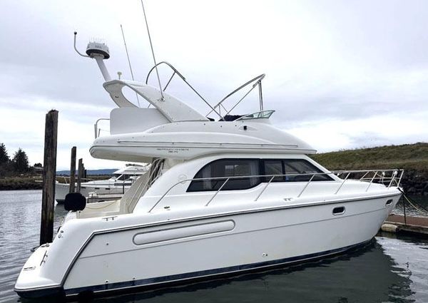 Bayliner 3488-FLYBRIDGE-SEDAN image