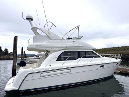 Bayliner 3488-FLYBRIDGE-SEDAN image