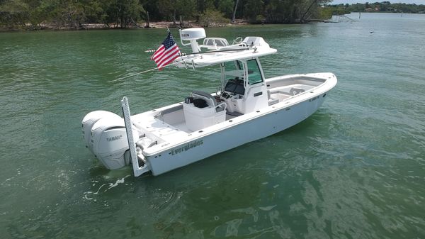 Everglades 273 Center Console 