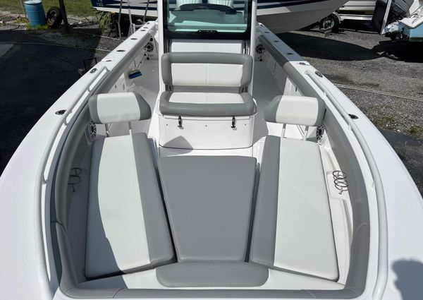 Everglades 273-CENTER-CONSOLE image