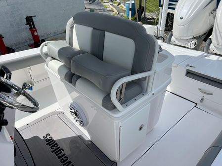 Everglades 273-CENTER-CONSOLE image