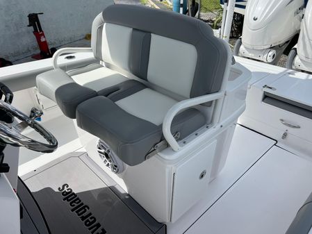 Everglades 273-CENTER-CONSOLE image