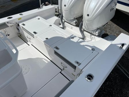 Everglades 273-CENTER-CONSOLE image