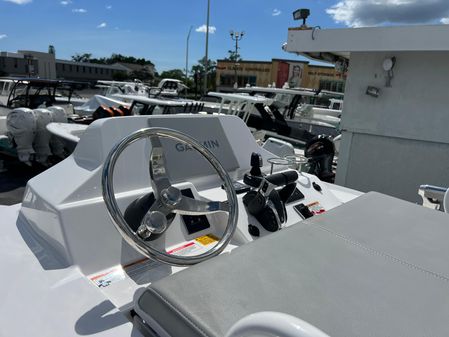 Everglades 273-CENTER-CONSOLE image