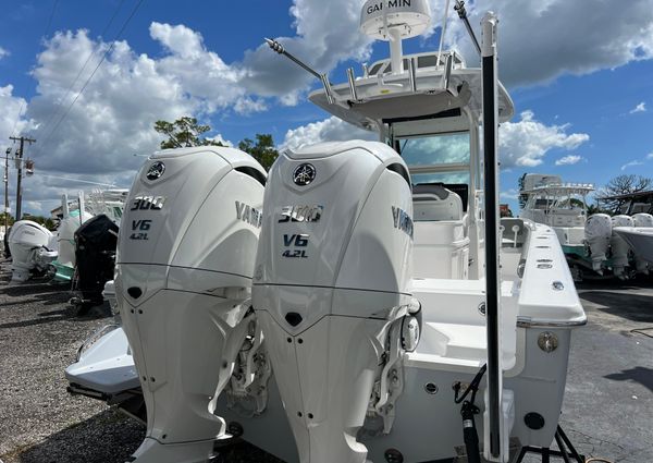 Everglades 273-CENTER-CONSOLE image