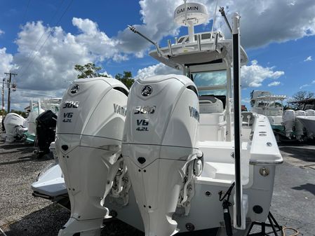 Everglades 273-CENTER-CONSOLE image