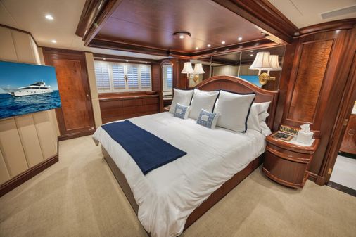 Sovereign Raised pilothouse image