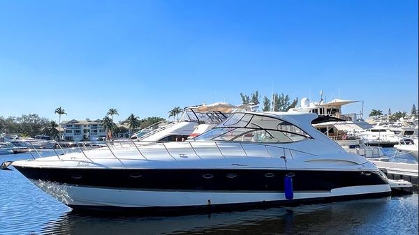 Cruisers Yachts 560 Express 