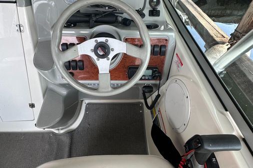 Bayliner 245 Cruiser image