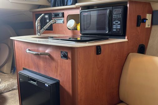 Bayliner 245 Cruiser image