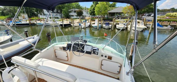 Bertram 28 Flybridge CRUISER image