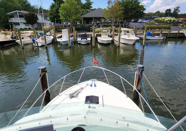 Bertram 28 Flybridge CRUISER image