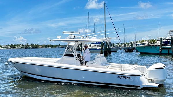 Intrepid 327 Center Console 