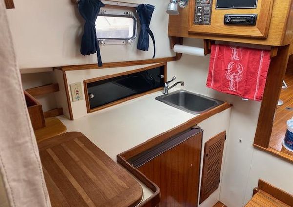 Cape-dory FLYBRIDGE-CRUISER image