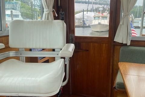 Cape-dory FLYBRIDGE-CRUISER image