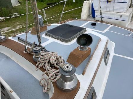 Gulfstar 44-CENTER-COCKPIT image