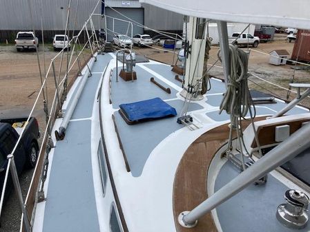 Gulfstar 44-CENTER-COCKPIT image