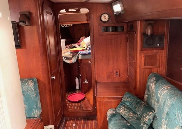 Gulfstar 44-CENTER-COCKPIT image