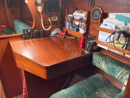 Gulfstar 44-CENTER-COCKPIT image