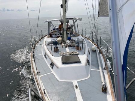 Gulfstar 44-CENTER-COCKPIT image