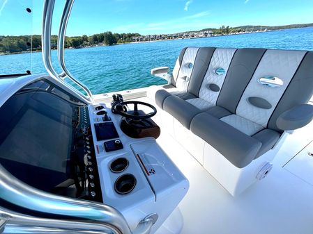 Valhalla Boatworks V-33 image