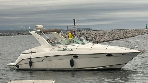 Regal 322 Commodore
