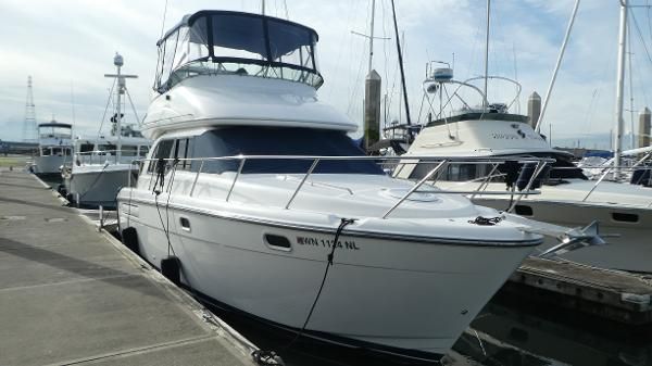 Bayliner 3488 Command Bridge Motoryacht 