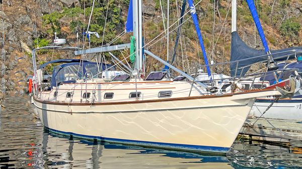 Island Packet 40