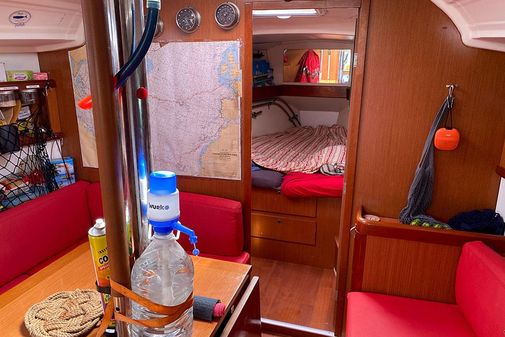 Beneteau Oceanis 37 image