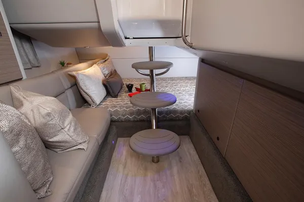 Formula 350 Crossover Bowrider I/O image