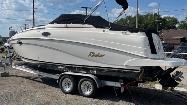 Rinker 250 Fiesta Vee