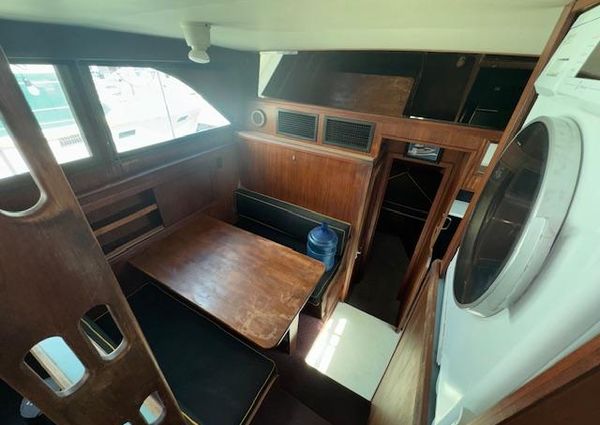 Hatteras 43-DOUBLE-CABIN-MOTORYACHT image