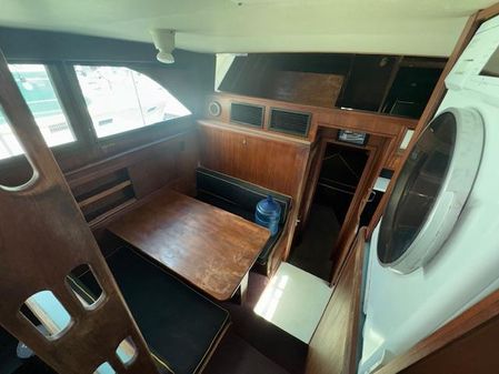 Hatteras 43-DOUBLE-CABIN-MOTORYACHT image