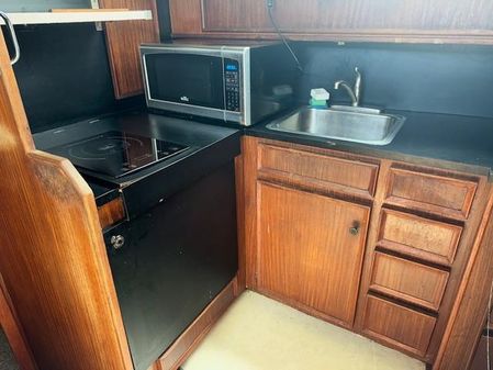 Hatteras 43-DOUBLE-CABIN-MOTORYACHT image