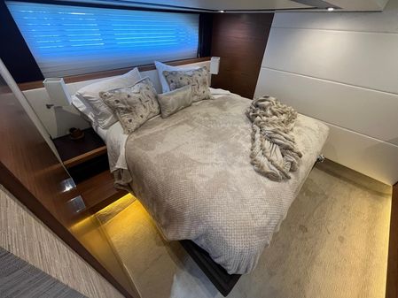 Tiara Yachts 53 Coupe image